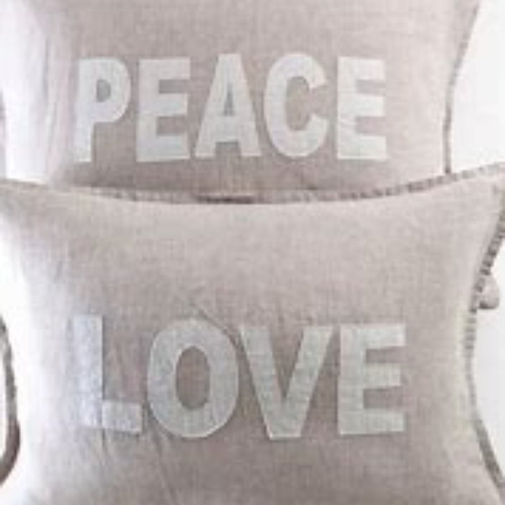 Jilly Box - Peace & Love Pillow Shams